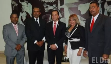 http://eldia.com.do/image/article/142/460×390/0/98E2ED90-59AC-43C3-8276-A7E556BD8CEB.jpeg