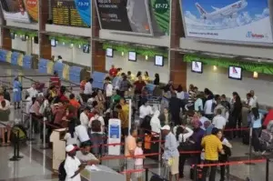 Refuerzan vigilancia en el aeropuerto por marcha transportistas