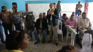 Danilo Medina promete construir nave industrial en San Pedro de Macorís