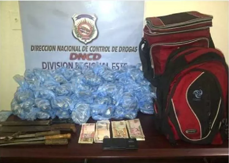 hombre con 17 libras de marihuana en La Romana