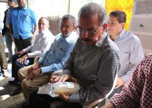 Presidente  Medina otorga  préstamo de RD$ 17 millones a productores de tayota en Jarabacoa