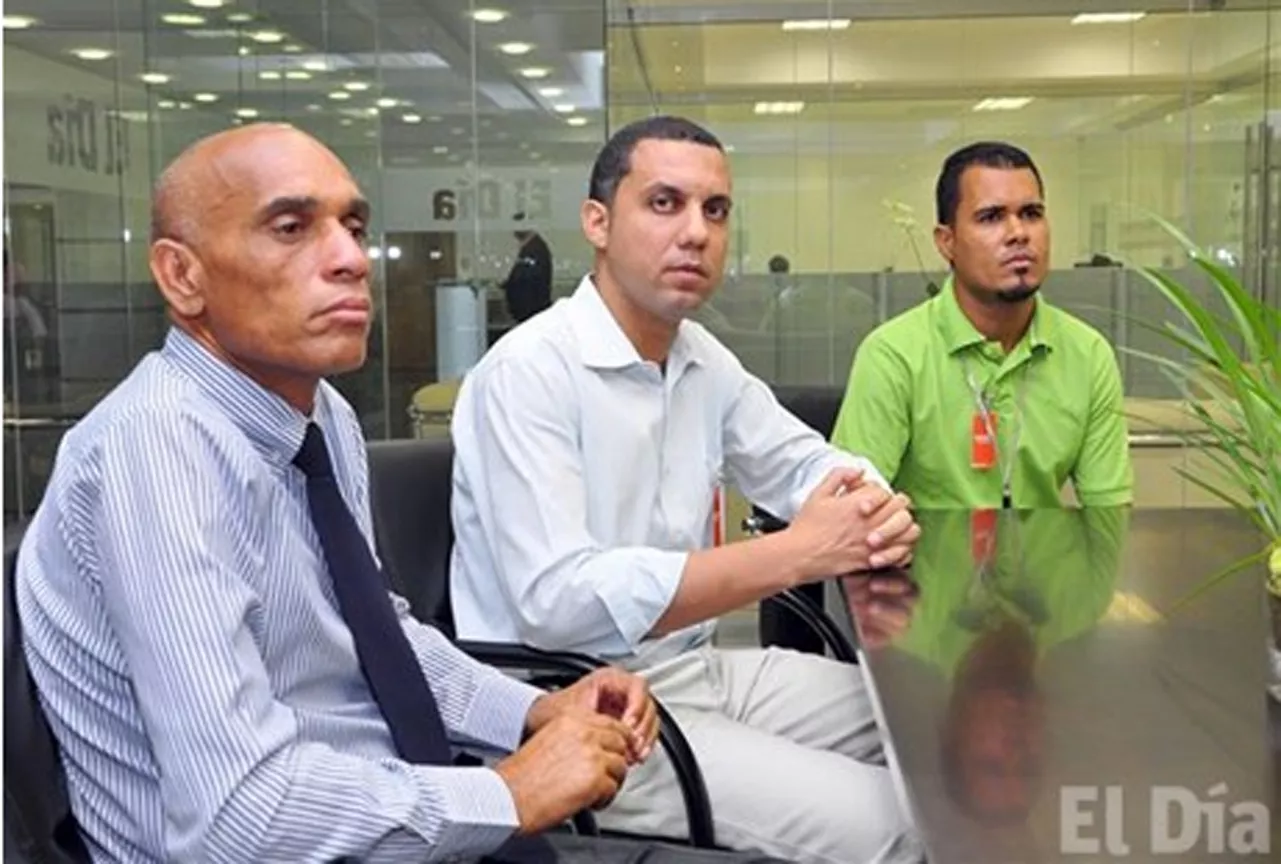 Jóvenes piden diputados actuar en caso ministro de la Juventud