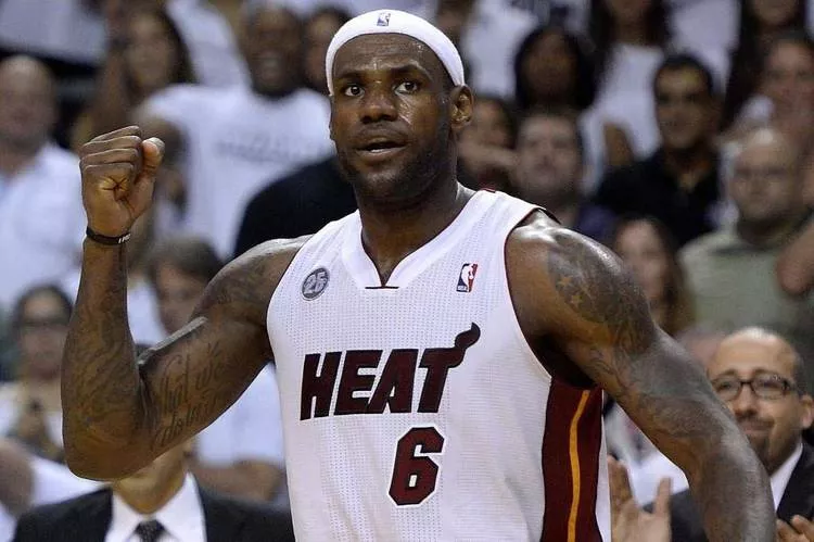 LeBron James se casa en San Diego