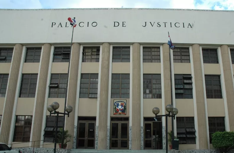 En el Palacio de Justicia permiten acceso a la prensa solo hasta la tercera planta