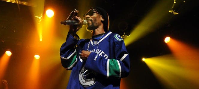 Snoop Dogg muestra su apoyo al magnate Rick Caruso como alcalde de Los Ángeles