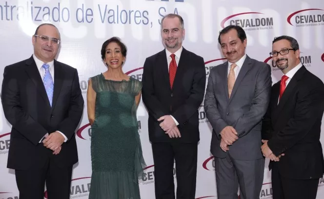 Samir Rizek, Jeddy Medina, Alejandro Fernández, Víctor Sánchez y Freddy Rossi.