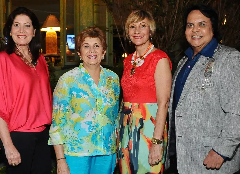 Mirka morales, Mirna Brugal, Susana Brugal de Villanueva y Leonel Lirio.