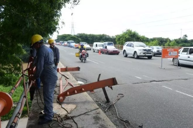 Obras Públicas cerrará puente de Haina para reparación