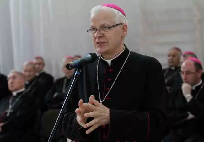 iglesia polonia arzobispo Jozef Michalik,