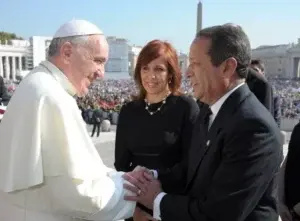 Senadores se reúnen  con el papa Francisco