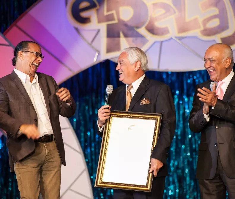 33_Espectáculos_18_2,p01