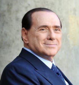 Berlusconi intenta volver a la política y dirigir Italia