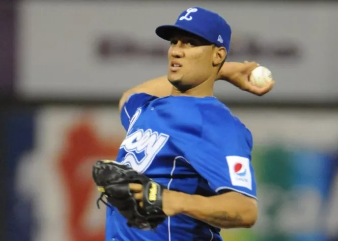 Héctor Noesí domina y Tigres vuelven a ganar en béisbol dominicano