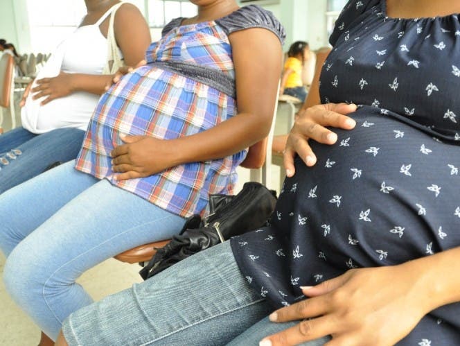 Se reducen las muertes maternas de adolescentes en un 14%, según Salud Pública