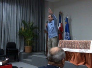 Diplomático dice Puerto Rico es un fracaso como modelo colonial