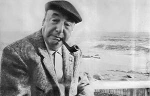 Pablo Neruda se pasea por Santiago para celebrar su 110 aniversario