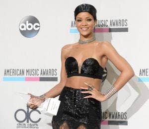 Rihanna va en «Tubi» a premios AMA