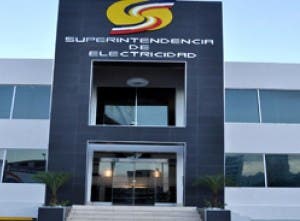 Superintendencia de Electricidad rechaza entrada en operación de barcaza en río Ozama