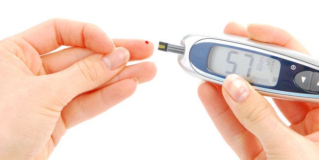 Medir glucosa sin pinchazo, presentan equipo para diabéticos