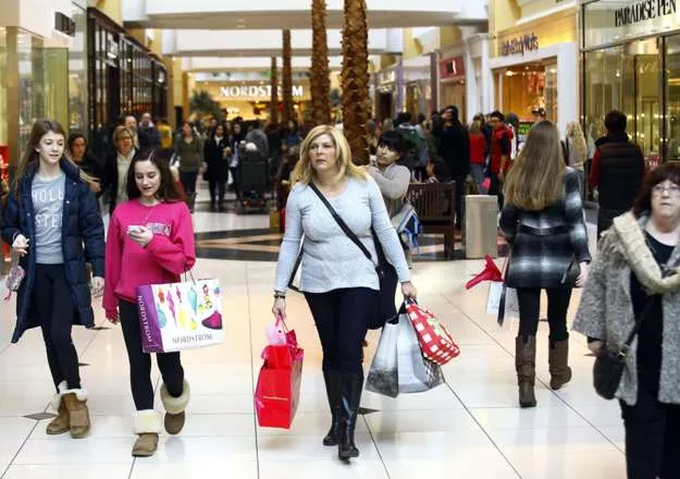 Los puertorriqueños se preparan para las compras del “viernes negro