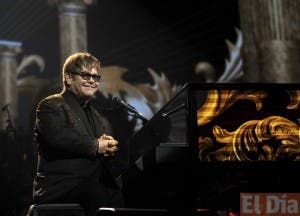 Elton John lanza nuevo álbum de estudio en febrero