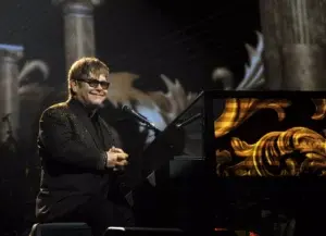 Elton John lanza nuevo álbum de estudio en febrero