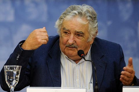 Mujica planea adoptar decenas de niños cuando finalice su mandato