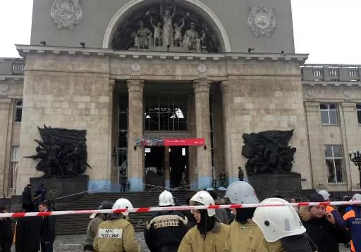 Rusia: 14 muertos en atentado suicida en estación de trenes