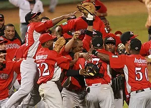 Leones del Escogido le dan una paliza 8-0 al Licey