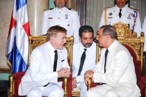 James Brewster y el presidente Danilo Medina