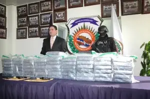 Decomisan 103 paquetes de cocaína y apresan tres hombres en Bella Vista