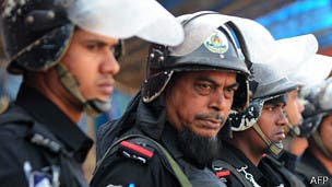 Violentos enfrentamientos en Bangladesh dejan un muerto