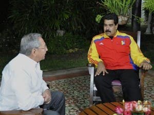 Raúl Castro se reúne con Nicolás Maduro  en La Habana