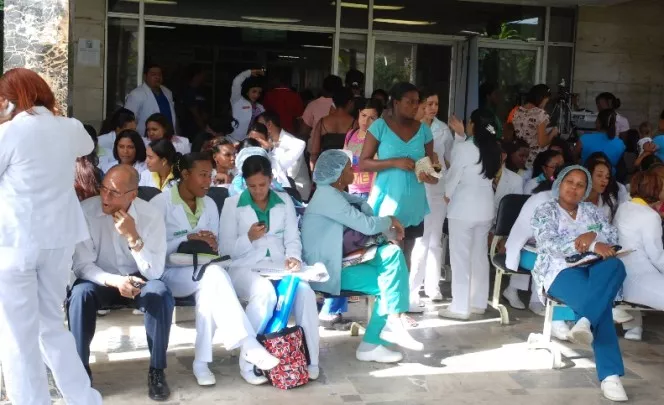 Sector salud recibe aumento desde hoy