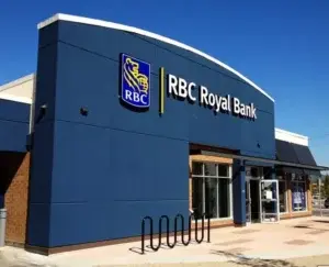 Royal Bank  fortalece equipos para   trabajar con deuda basura