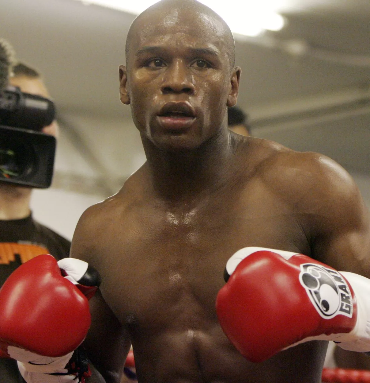 Floyd Mayweather es el deportista mejor pagado del mundo