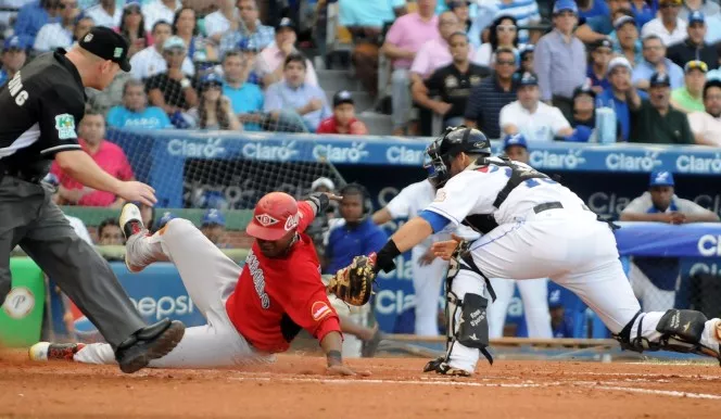 Leones vencen Tigres; empatan Serie Final