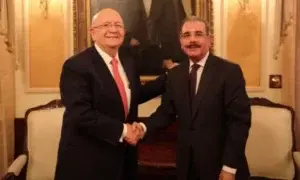 Morales Troncoso se reintegra y visita al presidente Medina en Palacio