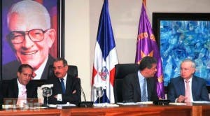 Danilo Medina y Leonel Fernández se reúnen por casi una hora en Funglode