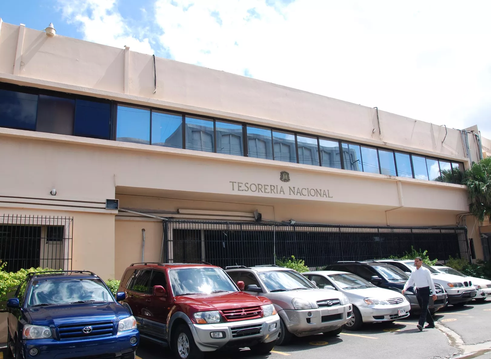 TESORERIA NACIONAL (FACHADA)