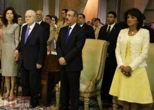 Presidente Medina y primera dama asisten a misa en la Basílica de Higüey