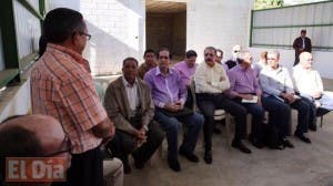 Presidente Medina otorga financiamiento por RD$15 millones a productores