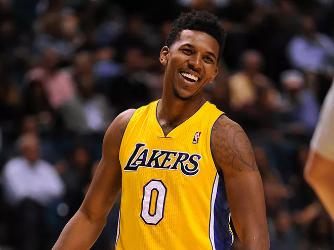 Nick Young (nacido el 1 de junio de 1985 en Los Ángeles, California) es un jugador de baloncesto estadounidense que pertenece a la plantilla de Los Angeles Lakers de la NBA. Mide 1,98 metros, y juega en la posición de escolta.  Foto: Archivo.