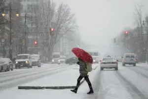 Tormenta de hielo cubre el centro de EE.UU