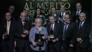 Un Premio al Mérito con emoción y agradecimiento