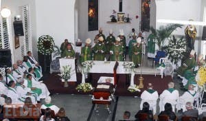 Jesuitas sepultaron ayer  restos de monseñor Arnáiz