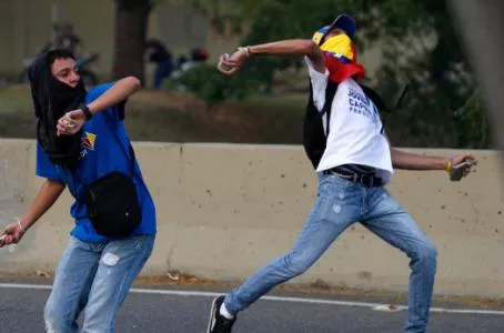 Una de las personas fallecidas era Ministerio Público en Carabobo. (Reuters/Archivo)
