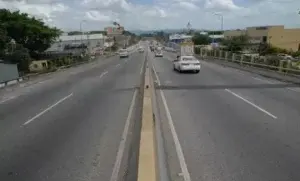 Elevado de Los Alcarrizos será cerrado parcialmente desde mañana por la noche