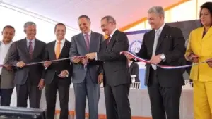 Presidente encabeza acto inauguración elevado de avenida Ecológica con Charles de Gaulle