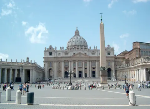 Vaticano investiga en preseminario posibles relaciones sexuales entre menores